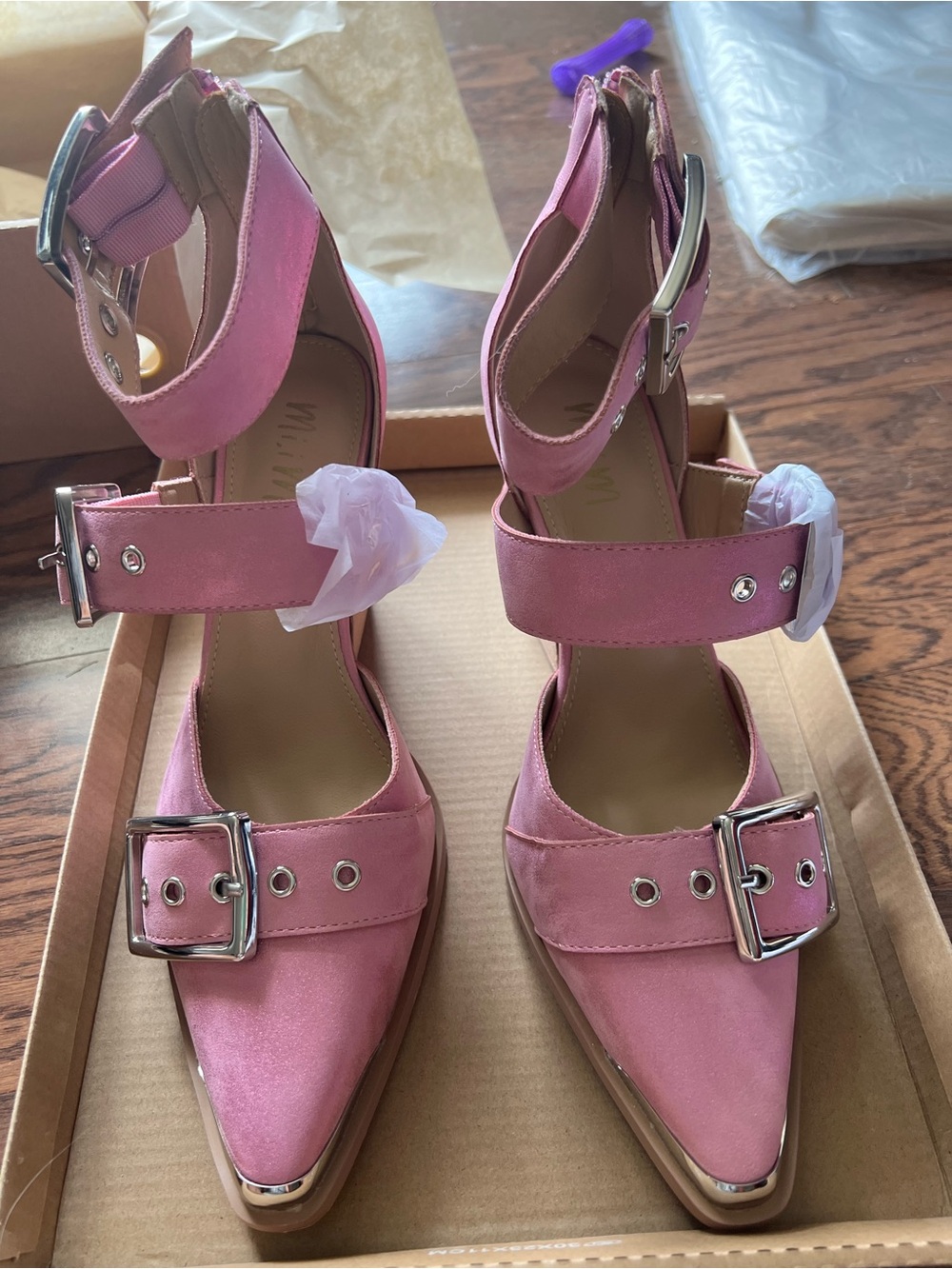 Women's Pink Buckle Low Block Heel Sandals - Picture 4 of 4